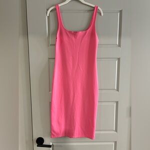 Pink midi dress with slit. 🩷